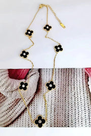 A Fresh and Elegant Lucky Four-leaf Clover Diamond Necklace