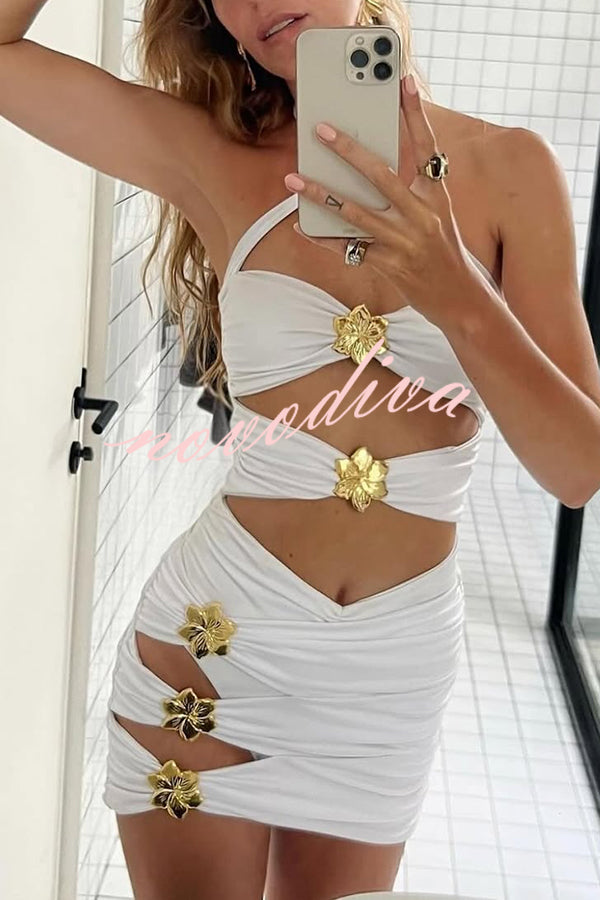 Sun and Sea Hollow Metal Flower Decoration Stretch One-piece Swimsuit