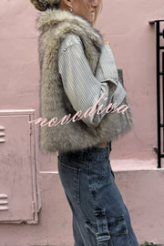Stylish Collared Sleeveless Short Faux Fur Vest