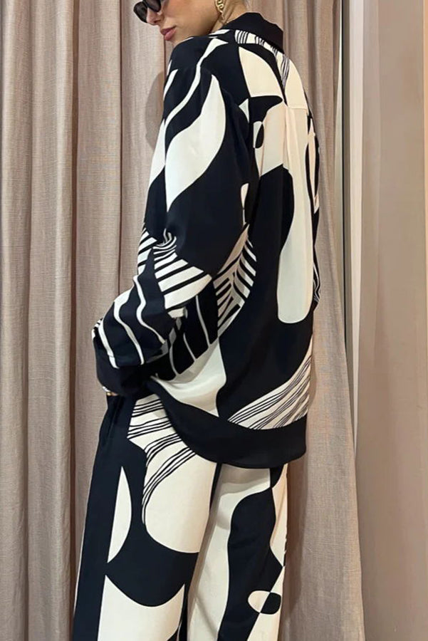 Weekend Escape Exclusive Print Contrast Trims Drape Blouse