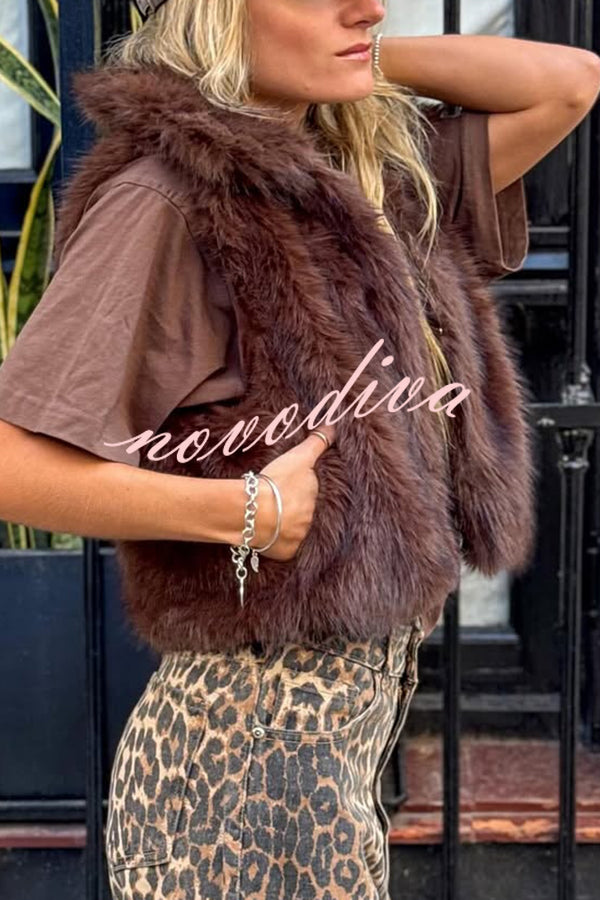 Stylish Collared Sleeveless Short Faux Fur Vest