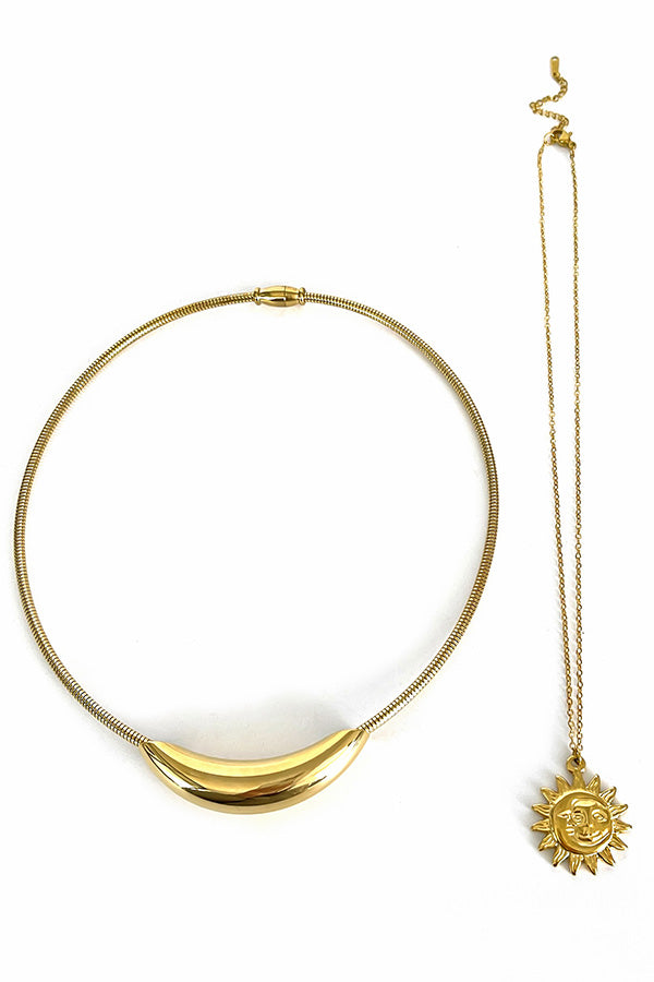 Fashionable Snake Bone Chain Sun Pendant Necklace