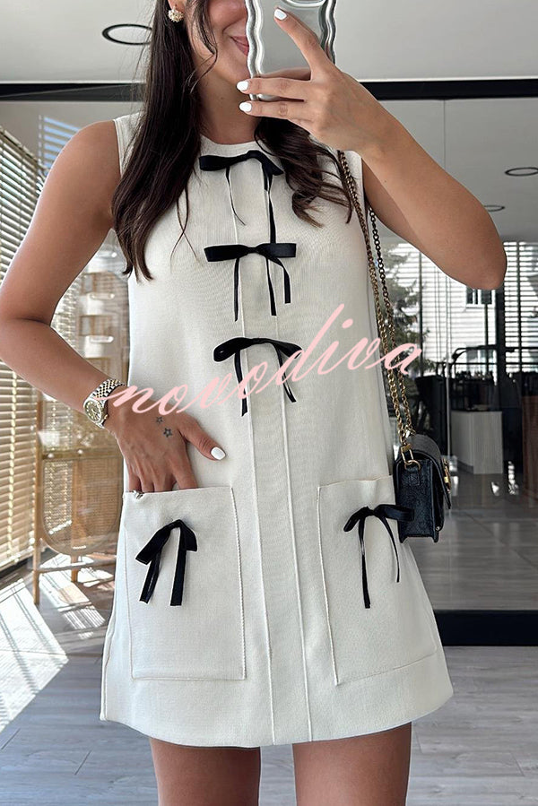 Stylish Contrasting Bow-embellished Pocket Knit Mini Dress