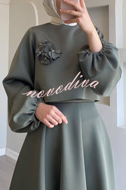 Solid Color Flower-embellished Lantern Sleeve Loose Top and Casual Maxi Skirt Set
