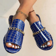 Casual Flat Beach Sandals with Chain Accessories