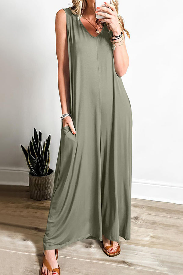 Solid Color V-neck Sleeveless Loose Pocket Wide-leg Jumpsuit