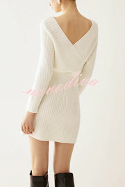 Solid Color Crossover V-neck Long-sleeved Fitted Waist Knit Mini Dress