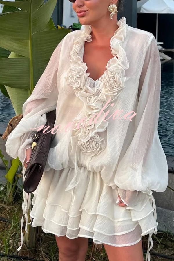 Fashionable Flower-decorated V-neck Loose Top and Elastic Waist Casual Shorts Set