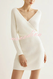 Solid Color Crossover V-neck Long-sleeved Fitted Waist Knit Mini Dress