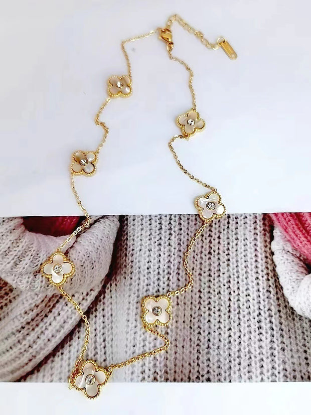 A Fresh and Elegant Lucky Four-leaf Clover Diamond Necklace