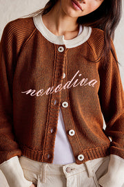 Stylish Contrasting Crew Neck Buttoned Knitted Cardigan