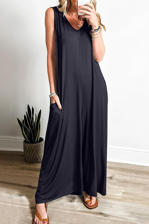 Solid Color V-neck Sleeveless Loose Pocket Wide-leg Jumpsuit