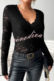 Solid Color Lace V-neck Long-sleeved Slim-fit Top