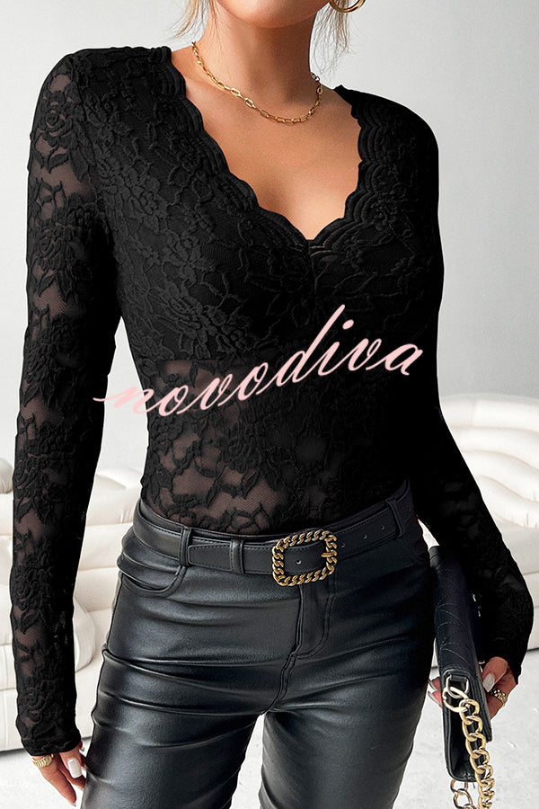 Solid Color Lace V-neck Long-sleeved Slim-fit Top