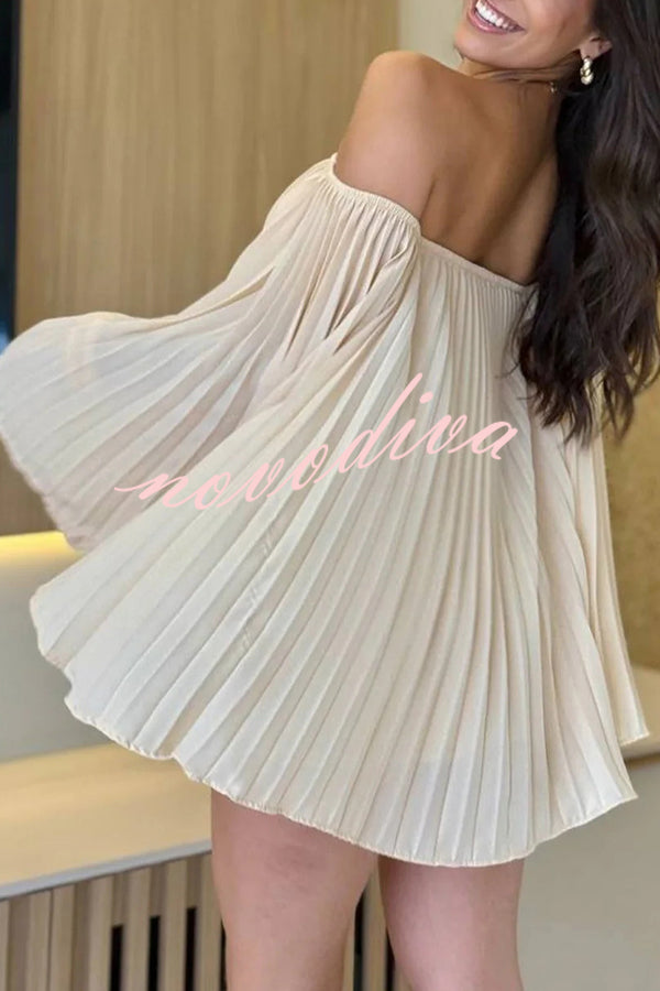 Solid Off-the-shoulder Pleated Loose Top and Elastic Waist Shorts Set