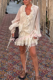 Fashionable Flower-decorated V-neck Loose Top and Elastic Waist Casual Shorts Set