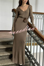 Solid Color V-neck Long-sleeved Slim-fit Elegant Knit Maxi Dress