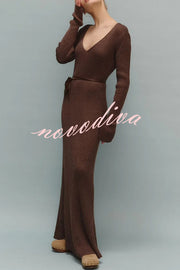Solid Color V-neck Long-sleeved Slim-fit Elegant Knit Maxi Dress